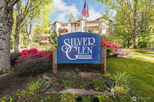 1750 152nd Ave NE Unit W110, Bellevue, WA 98007 - community / neighborhood sign featuring a yard