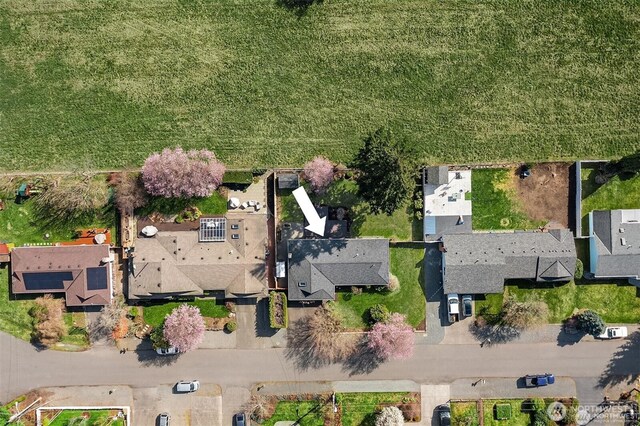 aerial view of property and surrounding area