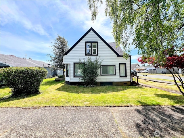 2802 Sumner Ave, Hoquiam, WA 98550 - view of side of home featuring a lawn and crawl space