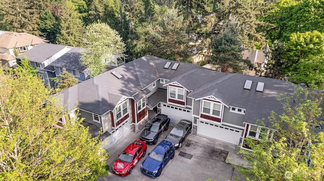 aerial view of property and surrounding area