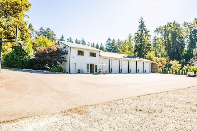 6130 Maltby Rd, Woodinville, WA 98072 - view of garage