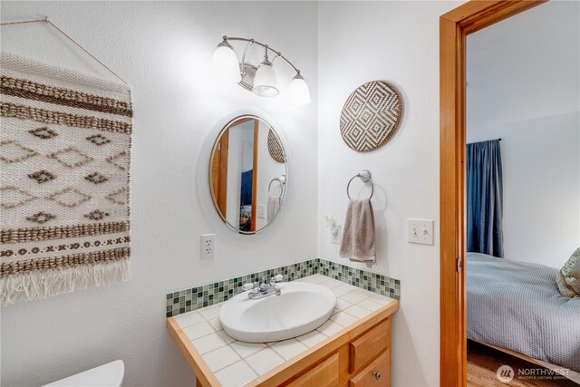 7537 Canyon View Dr, Glacier, WA 98244 - ensuite bathroom with vanity and toilet