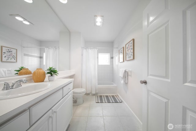 full bath featuring tile patterned flooring, toilet, vanity, baseboards, and shower / bathtub combination with curtain