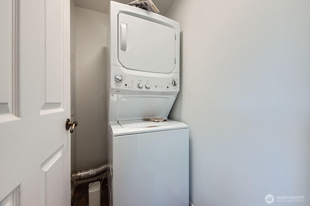 4503 Yew Ln SW, Lakewood, WA 98499 - washroom featuring stacked washing machine and dryer