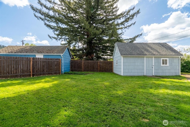 166 SW Lewis St, Chehalis, WA 98532 - view of yard featuring a storage shed and an outbuilding