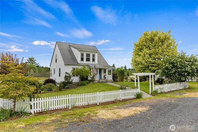 view of front of property featuring a pergola