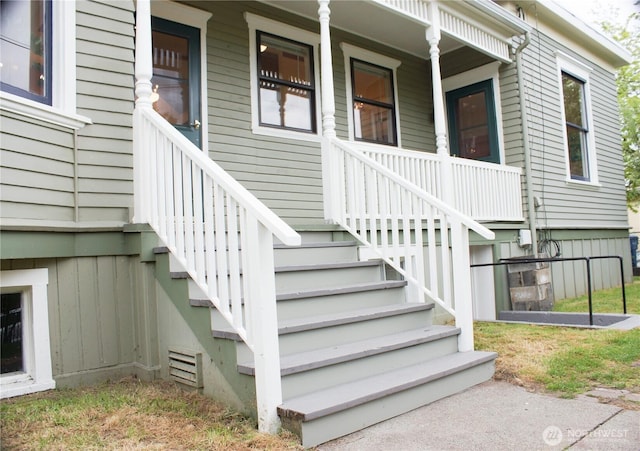 123 24th Ave, Seattle, WA 98122 - doorway to property with a porch