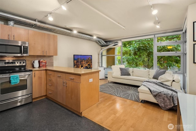 2015 Terry St Unit 201, Seattle, WA 98121