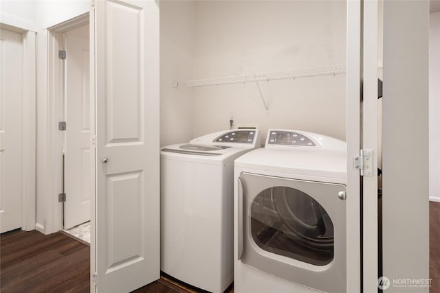 21450 40th Pl S Unit A, Seatac, WA 98198 - clothes washing area featuring independent washer and dryer and dark wood-style floors