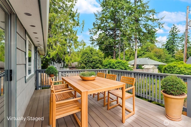414 W Wyandotte Ave, Shelton, WA 98584 - deck with outdoor dining space