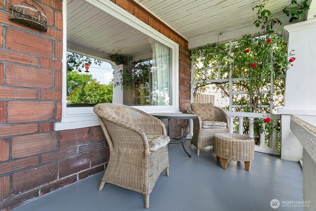 319 1st St, Auburn, WA 98002 - view of covered porch