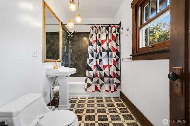 319 1st St, Auburn, WA 98002 - bathroom with toilet and shower / bathtub combination with curtain