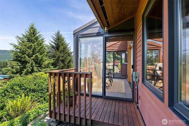 55771 Mossyrock Ave, Mossyrock, WA 98564 - deck with a sunroom
