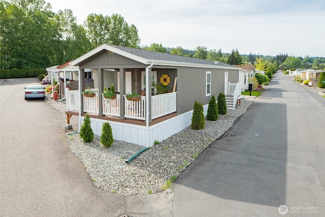 1200 Lincoln St Unit 121, Bellingham, WA 98229 - view of front of property featuring covered porch