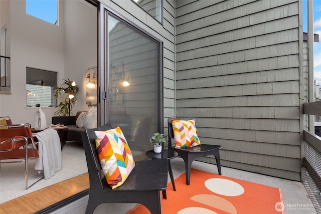 7 Lake Bellevue Dr Unit 208, Bellevue, WA 98005 - view of patio / terrace