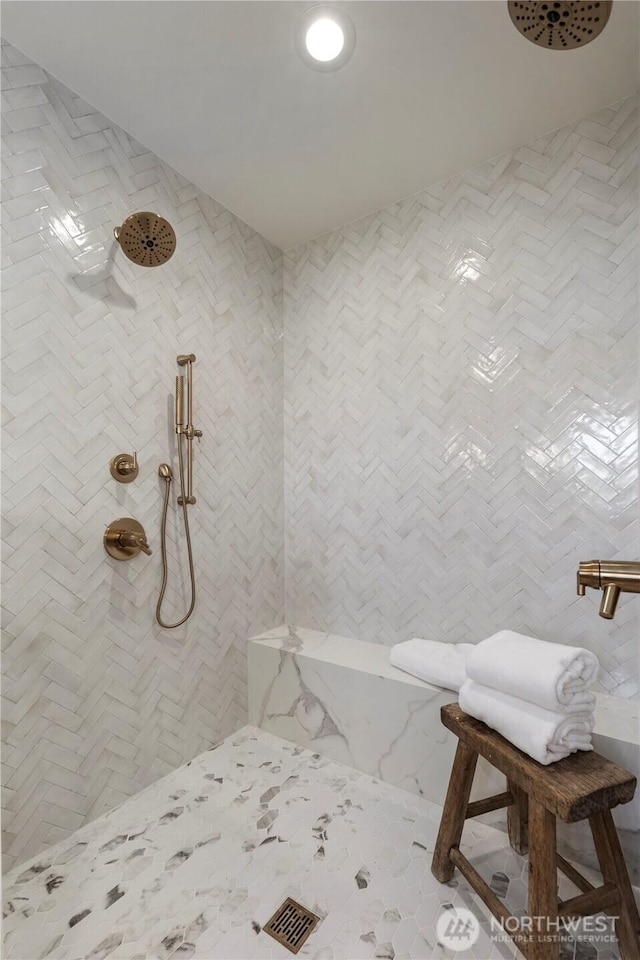 3018 22nd Ave W, Seattle, WA 98199 - bathroom featuring a tile shower and recessed lighting