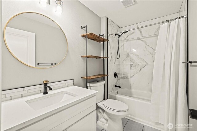 821 15th St, Bremerton, WA 98337 - bathroom with shower / bathtub combination with curtain and vanity