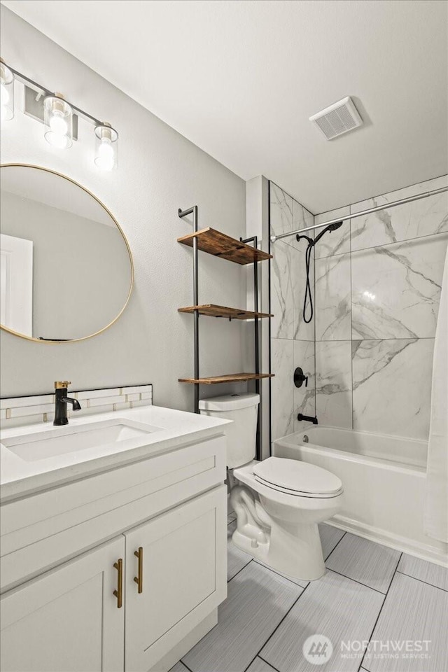 821 15th St, Bremerton, WA 98337 - bathroom with vanity and shower / tub combination