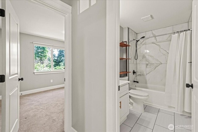 821 15th St, Bremerton, WA 98337 - full bathroom with shower / bath combination with curtain and vanity