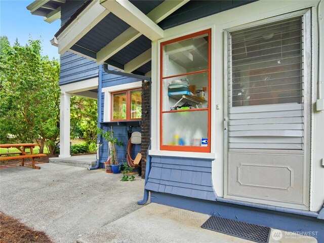 215 N Forest St, Bellingham, WA 98225 - entrance to property featuring a patio