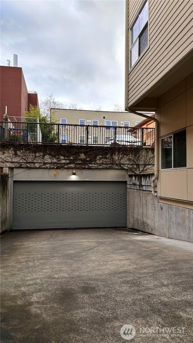 621 5th Ave N Unit 102, Seattle, WA 98109 - exterior space featuring a garage