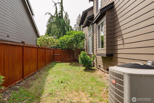 15927 35th Dr SE, Bothell, WA 98012 - view of yard featuring a gate