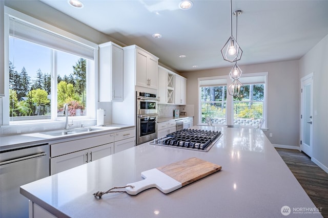 4213 Caddyshack Dr NE, Lacey, WA 98516 - kitchen featuring stainless steel appliances, a sink, white cabinets, light countertops, and recessed lighting