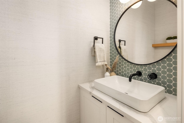 bathroom featuring a sink