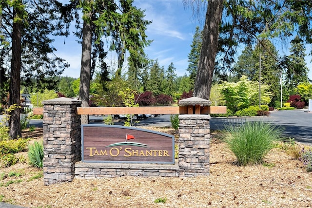 view of community / neighborhood sign