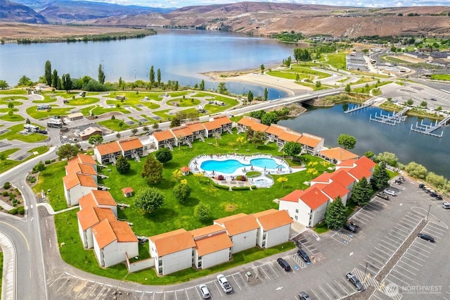 8903 Crescent Bar Rd NW Unit 169, Quincy, WA 98848 - bird's eye view of a large body of water and a pool