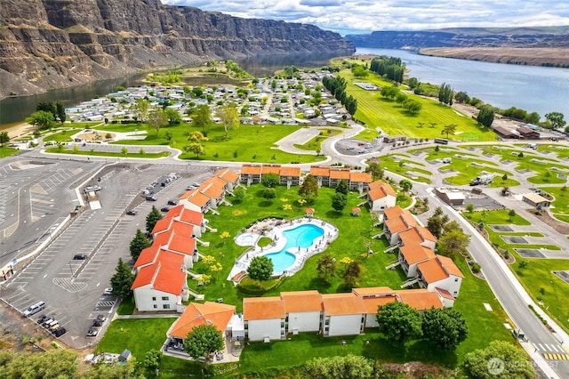 8903 Crescent Bar Rd NW Unit 169, Quincy, WA 98848 - bird's eye view of a nearby body of water and a pool
