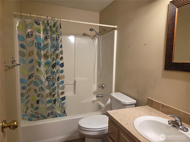 7509 43rd Ave SE, Lacey, WA 98503 - full bath featuring shower / bath combo, toilet, vanity, and a textured wall
