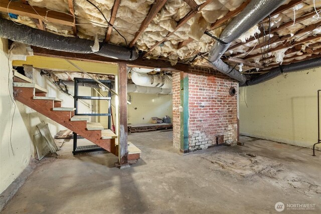 1250 N Broadway St, Aberdeen, WA 98520 - unfinished below grade area with stairs