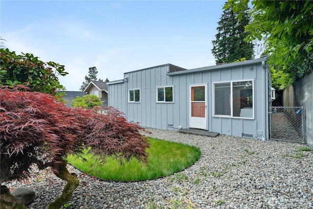 1250 N Broadway St, Aberdeen, WA 98520 - rear view of property featuring board and batten siding