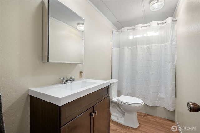 412 Algona Blvd S, Algona, WA 98001 - full bathroom featuring wood finished floors, vanity, and shower / bath combination with curtain