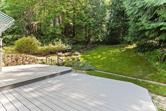 6336 286th Pl NE, Carnation, WA 98014 - deck with a lawn