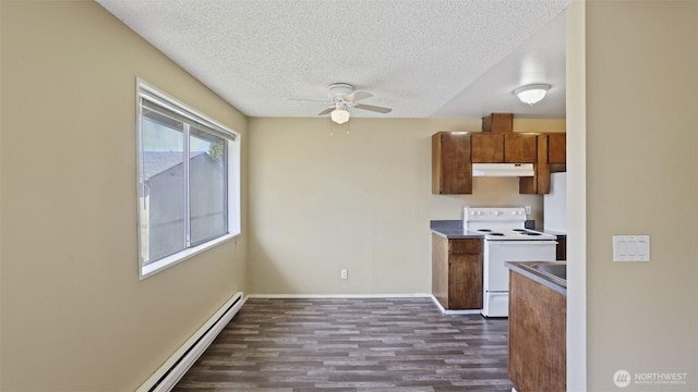 kitchen with white electric stove, under cabinet range hood, dark wood-style floors, a textured ceiling, and ceiling fan