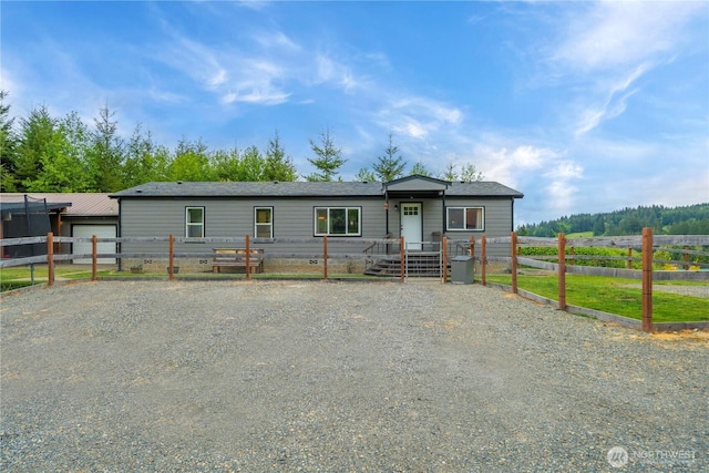 882 Independence Rd, Rochester, WA 98579 - view of front of home with fence