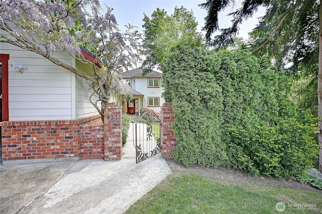 955 Michael Way, Camano Island, WA 98282 - view of yard featuring a gate