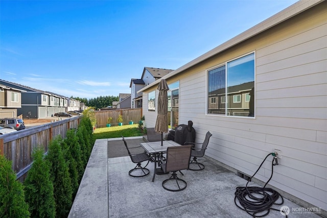 18009 NE 46th Ct, Vancouver, WA 98686 - fenced backyard featuring a patio area and outdoor dining area