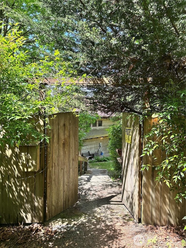 5790 NE Old Mill Rd NE, Bainbridge Island, WA 98110 - view of gate