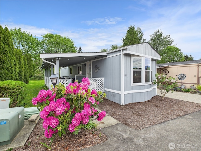 212 Old Owen Rd Unit 43, Sultan, WA 98294 - view of front of house featuring a porch