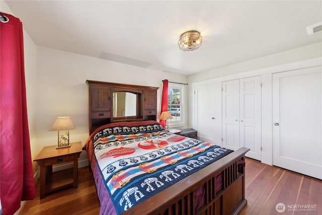 301 S 6th St, Mount Vernon, WA 98274 - bedroom with dark wood finished floors and a closet