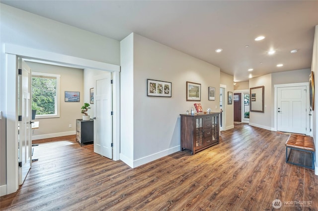 411 19th St NE Unit 9, East Wenatchee, WA 98802 - hall featuring wood finished floors, baseboards, and recessed lighting