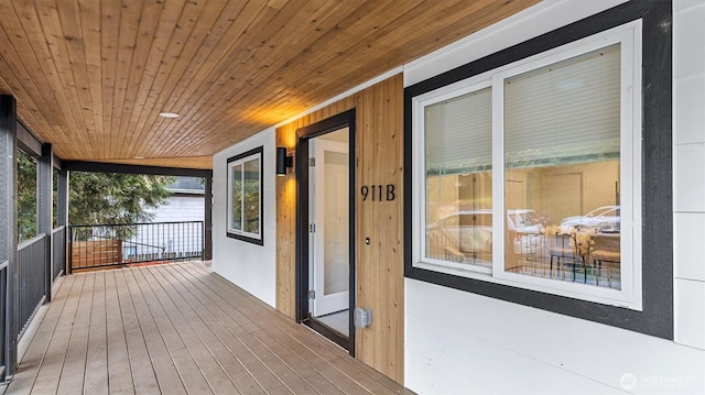 911 Hiawatha Pl S, Seattle, WA 98144 - deck with covered porch