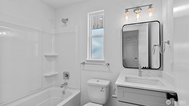 911 Hiawatha Pl S, Seattle, WA 98144 - bathroom featuring toilet, vanity, and bathtub / shower combination