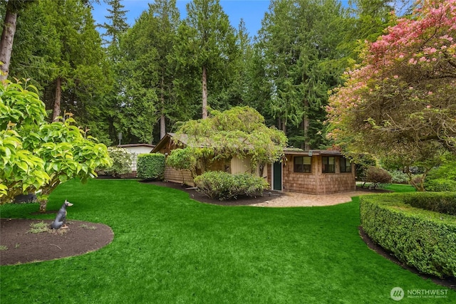15790 Agatewood Rd NE, Bainbridge Island, WA 98110 - view of grassy yard