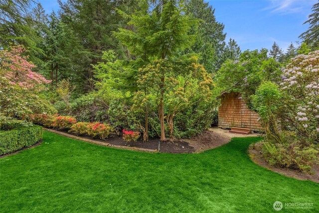 15790 Agatewood Rd NE, Bainbridge Island, WA 98110 - view of grassy yard