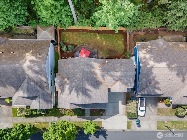 aerial view of property and surrounding area