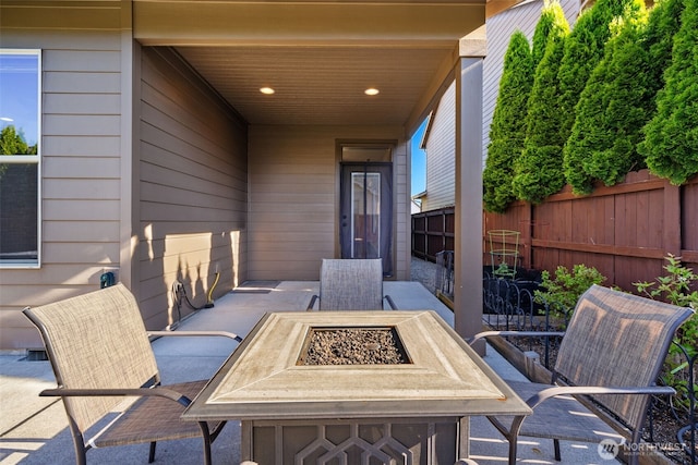 15325 NE 106th St, Vancouver, WA 98682 - view of patio featuring an outdoor fire pit and fence